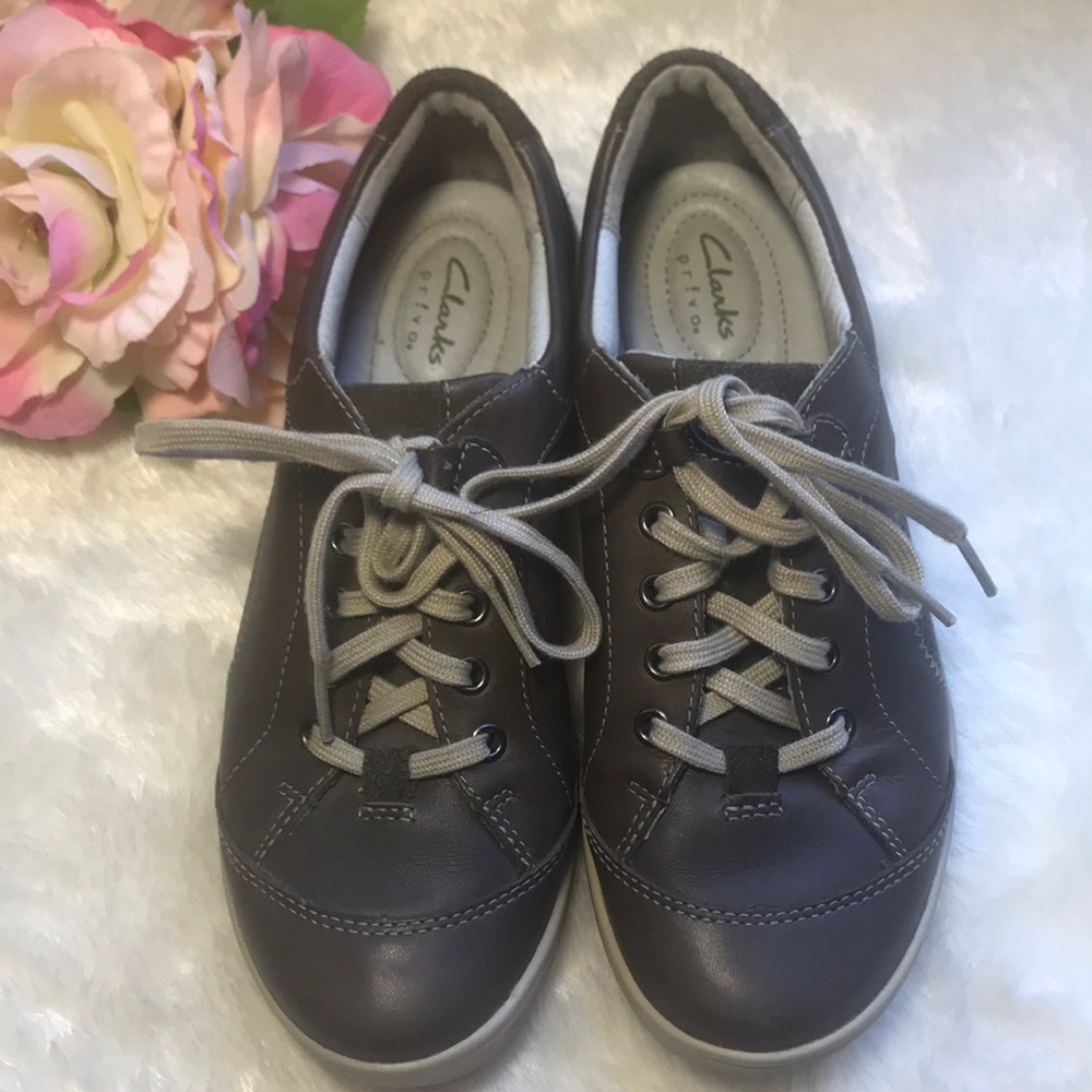 Leather Brown Clarks Pr!vo with Shoelaces size 6.5